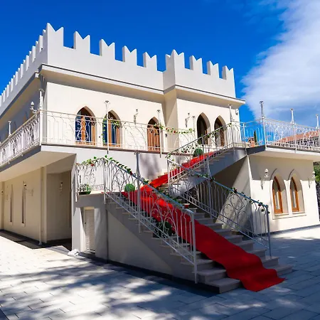 The Castle Of Etna Villa